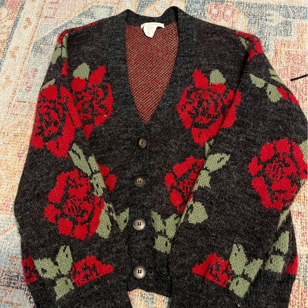 URBAN OUTFITTERS rose cardigan